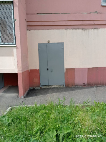 Покраска дверей в подвалы и подсобные помещения